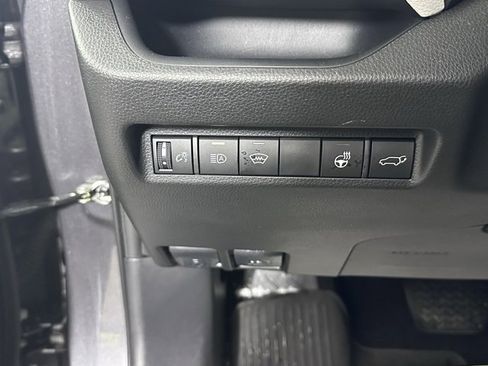 Used 2023 Toyota RAV4 XLE Premium image 22