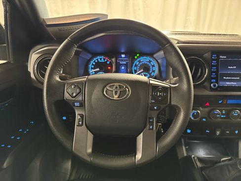 Used 2022 Toyota Tacoma TRD Sport w/ TRD Premium Sport Package AWD/4WD image 21