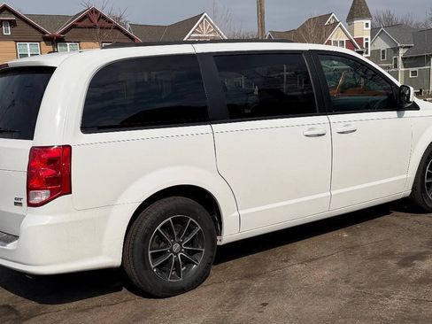 Used 2018 Dodge Grand Caravan GT FWD image 10