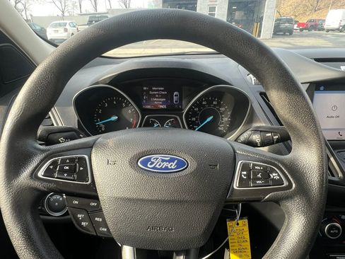 Used 2018 Ford Escape SE w/ SE Sync 3 Package AWD/4WD image 14