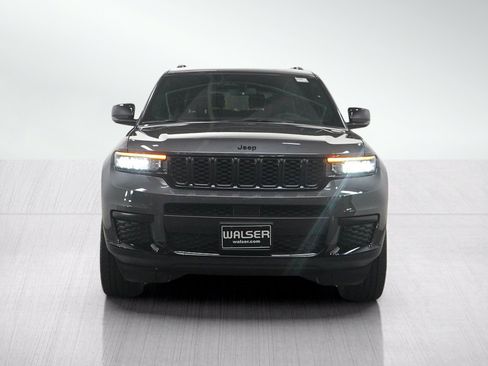 Used 2024 Jeep Grand Cherokee L Altitude AWD/4WD image 8