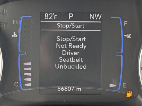 Used 2023 Chrysler Voyager LX FWD image 10