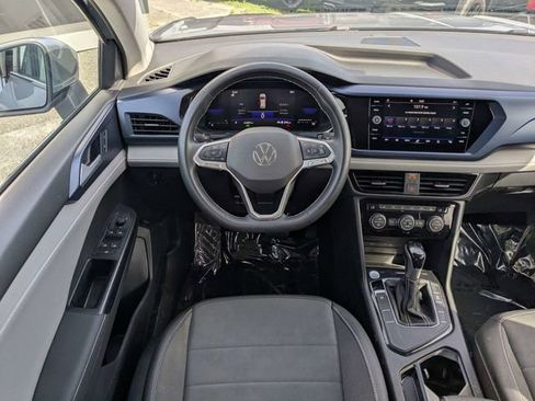 Used 2024 Volkswagen Taos SE FWD image 15
