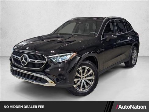 Used 2026 Mercedes-Benz GLC 300 image 1