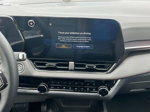 New 2026 Chevrolet Equinox RS w/ Convenience Package III AWD/4WD image 19
