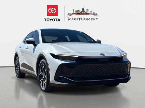 Used 2024 Toyota Crown Limited image 1