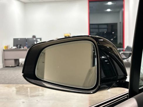 Used 2025 Tesla Model X image 34