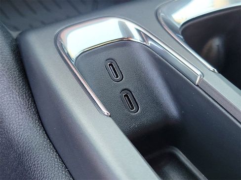 New 2026 Chevrolet Equinox EV LT image 11