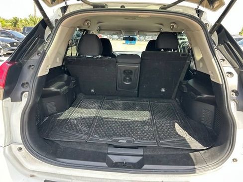 Used 2018 Nissan Rogue SV AWD/4WD image 17