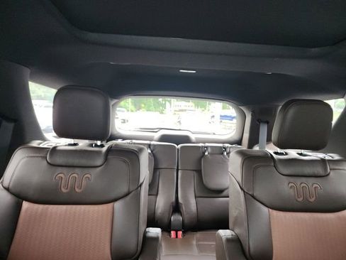 Used 2023 Ford Explorer King Ranch w/ Technology Package AWD/4WD image 10