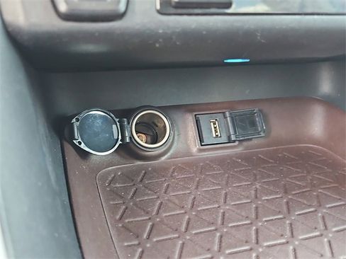 Used 2020 Toyota RAV4 Limited image 28