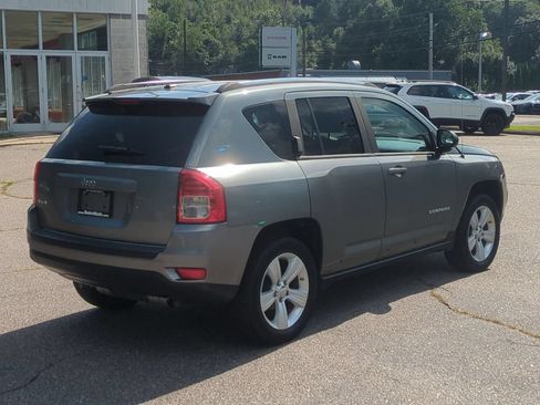 Used 2012 Jeep Compass Latitude AWD/4WD image 4