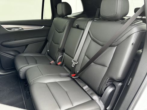 New 2025 Cadillac XT6 Luxury image 11