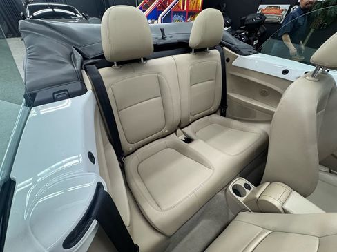 Used 2013 Volkswagen Beetle TDI FWD image 25