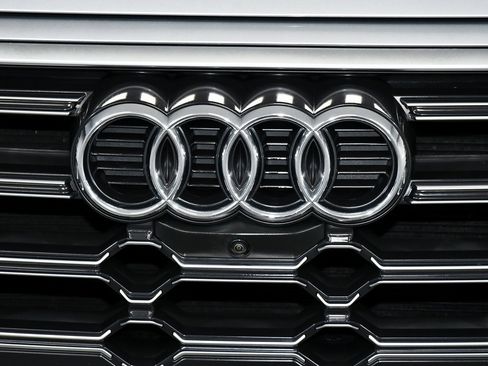 Used 2022 Audi SQ5 Premium Plus w/ Premium Plus Package image 77