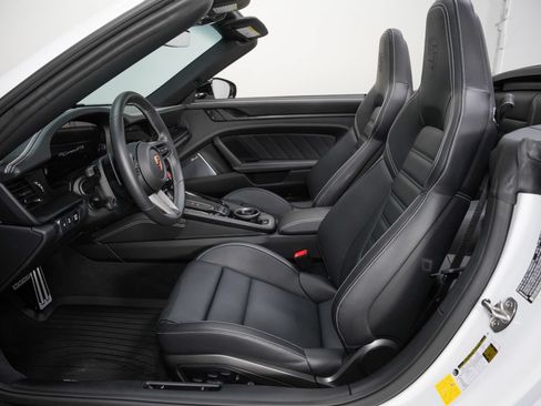 Used 2026 Porsche 911 GTS image 38