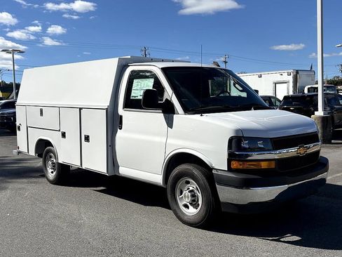 New 2025 Chevrolet Express 3500 w/ Power Convenience Package image 8