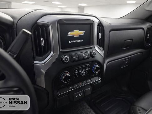 Used 2021 Chevrolet Silverado 1500 W/T AWD/4WD image 10