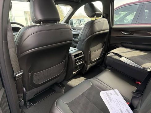 New 2026 Jeep Grand Cherokee Altitude AWD/4WD image 8