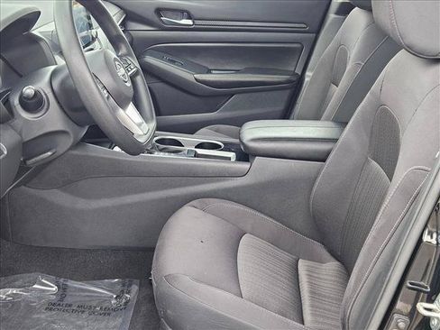 Used 2024 Nissan Altima 2.5 SV FWD image 15