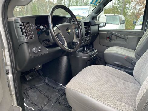 Used 2017 Chevrolet Express 3500 LT w/ LT Preferred Equipment Group image 17