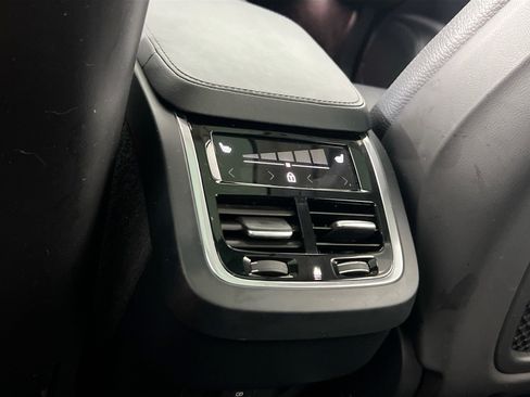 Used 2023 Volvo XC90 B6 Plus w/ Protection Package Premier AWD/4WD image 23