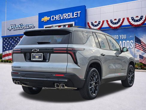 New 2026 Chevrolet Traverse LT FWD image 5