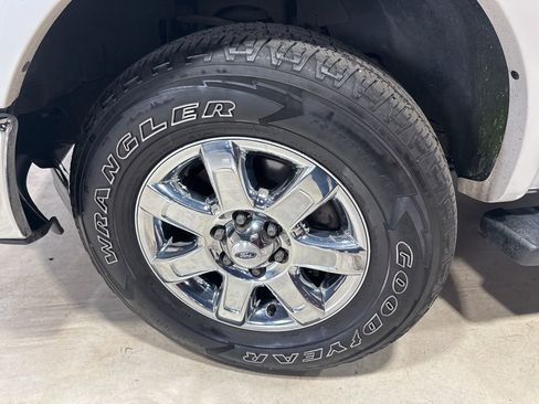 Used 2013 Ford F150 Lariat w/ Lariat Chrome Pkg AWD/4WD image 2