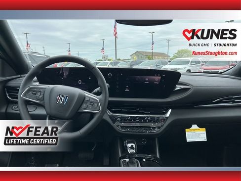 New 2025 Buick Envista Avenir image 47