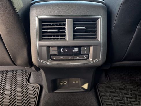 Used 2018 Volkswagen Atlas SEL Premium AWD/4WD image 25