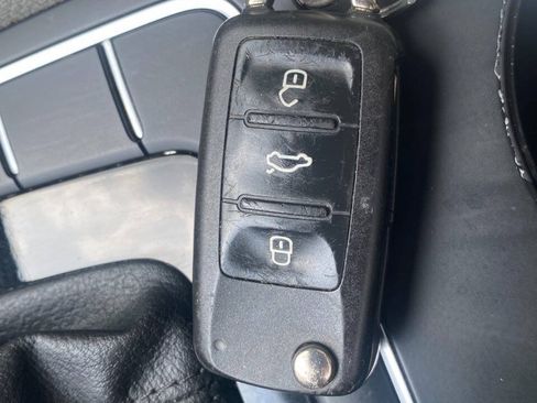 Used 2015 Volkswagen Passat 1.8T Limited Edition FWD image 17