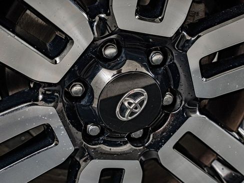 Used 2019 Toyota 4Runner Limited AWD/4WD image 8