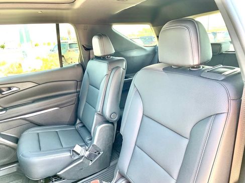 Used 2026 Chevrolet Traverse LT w/ Sun and Wheel Package FWD image 14