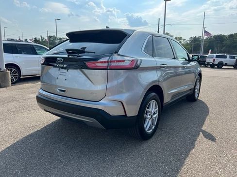 Used 2024 Ford Edge SEL w/ Convenience Package AWD/4WD image 4