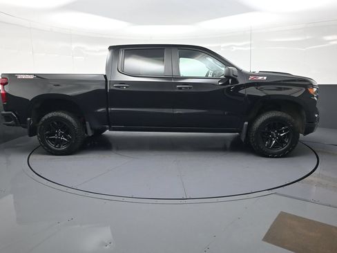 Used 2025 Chevrolet Silverado 1500 Custom Trail Boss AWD/4WD image 2