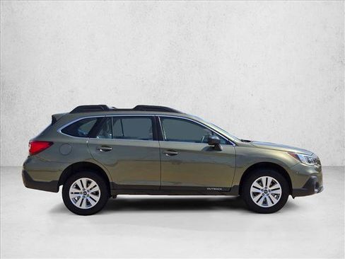 Used 2019 Subaru Outback 2.5i AWD/4WD image 5