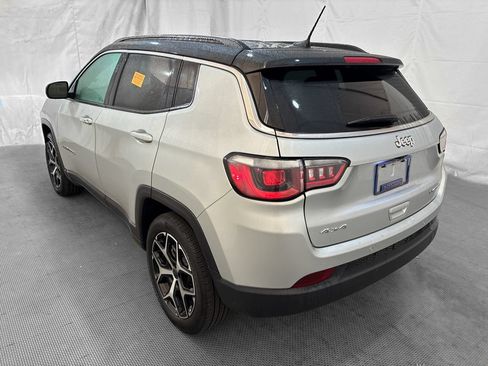 Used 2025 Jeep Compass Limited AWD/4WD image 5