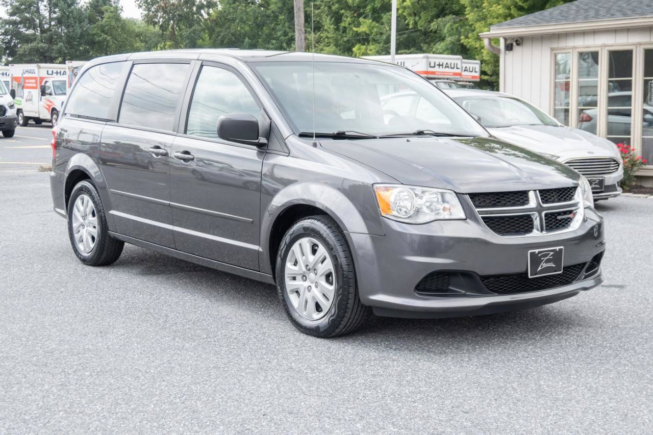 Used 2017 Dodge Grand Caravan SE w/ Power Window Group FWD image 4