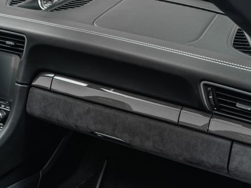 Used 2019 Porsche 911 Cabriolet image 33