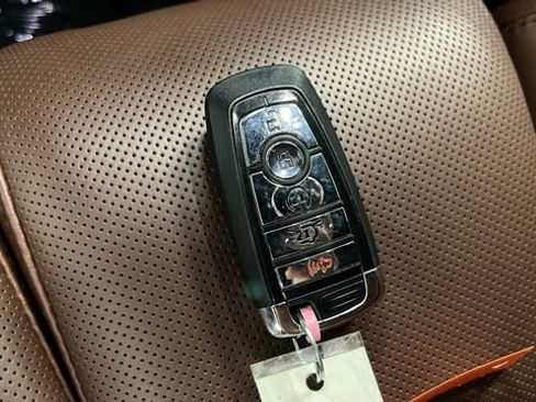 Used 2025 Lincoln Navigator L Reserve AWD/4WD image 46