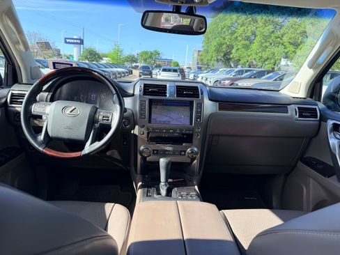 Used 2019 Lexus GX 460 Premium AWD/4WD image 18