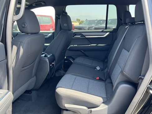 New 2025 GMC Acadia Elevation image 24