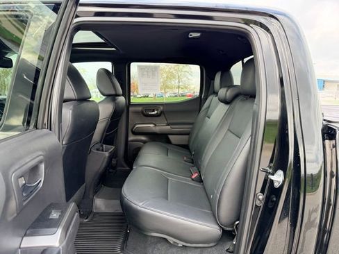 Used 2023 Toyota Tacoma TRD Sport w/ TRD Premium Sport Package image 8