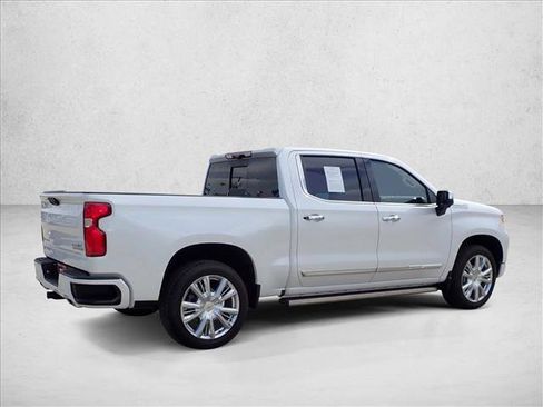 Used 2023 Chevrolet Silverado 1500 High Country w/ Technology Package AWD/4WD image 4