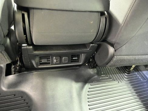 Used 2022 Chevrolet Silverado 2500 LT w/ Convenience Package image 25