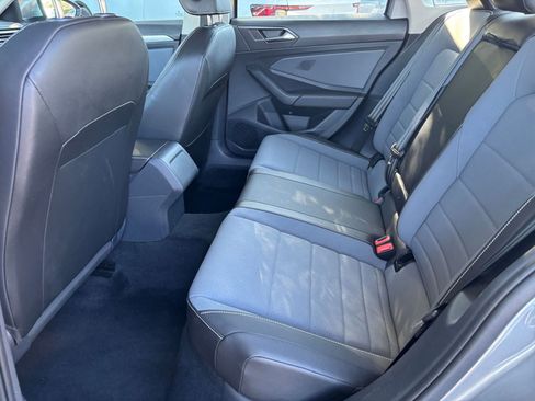 Used 2025 Volkswagen Jetta SE image 24