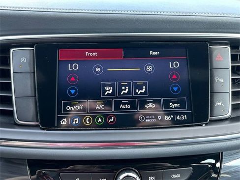 Used 2024 Buick Enclave Premium image 27