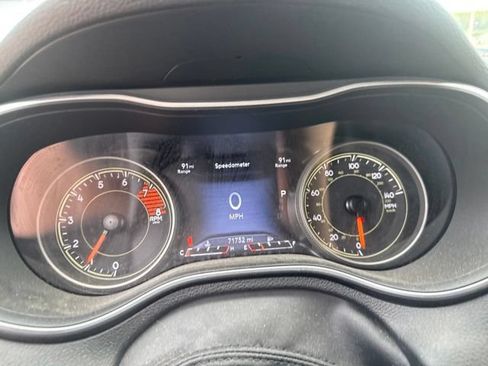 Used 2021 Jeep Cherokee Trailhawk AWD/4WD image 14