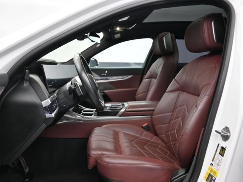 Used 2023 BMW i7 xDrive60 AWD/4WD image 10