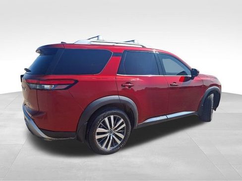 Used 2022 Nissan Pathfinder Platinum w/ Cargo Package AWD/4WD image 7